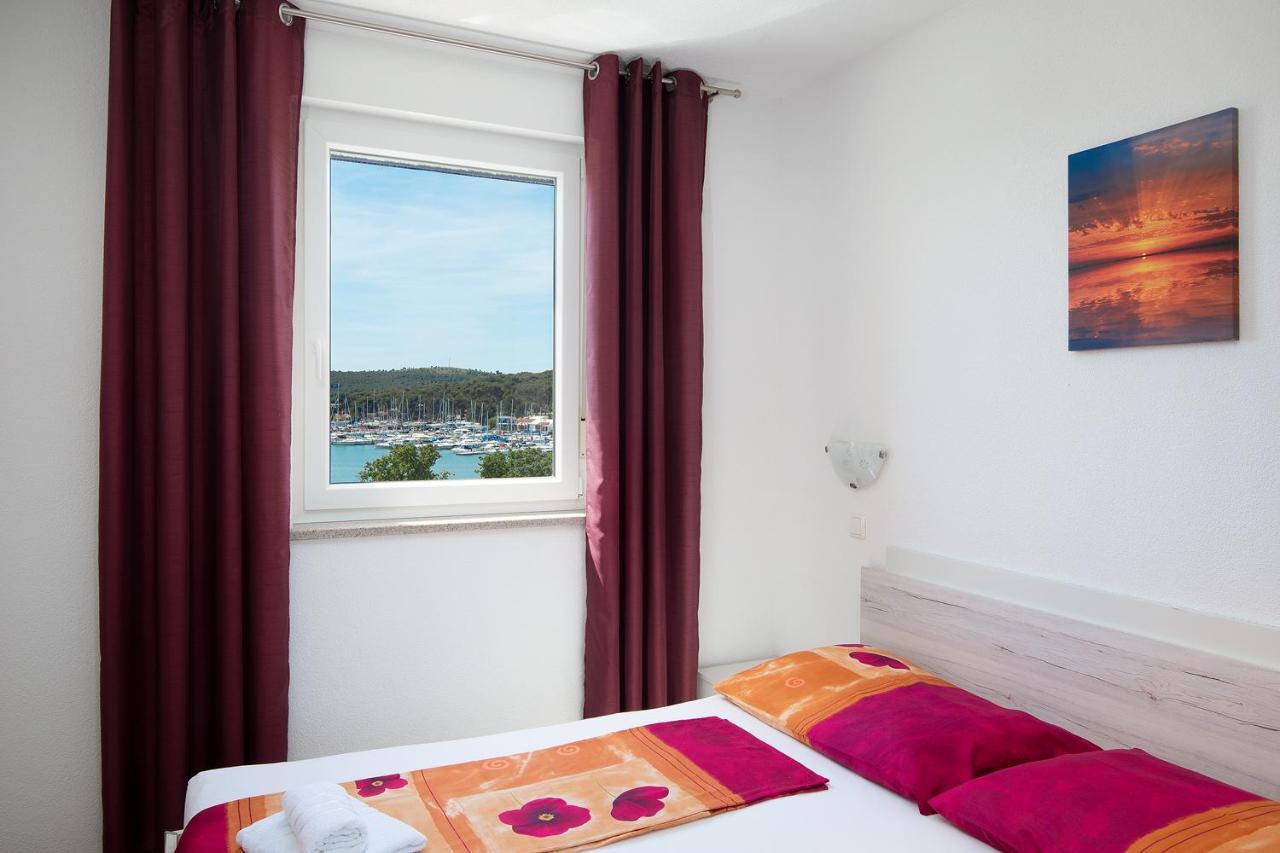 Apartmani Mirna Luka โปแมร์ ภายนอก รูปภาพ