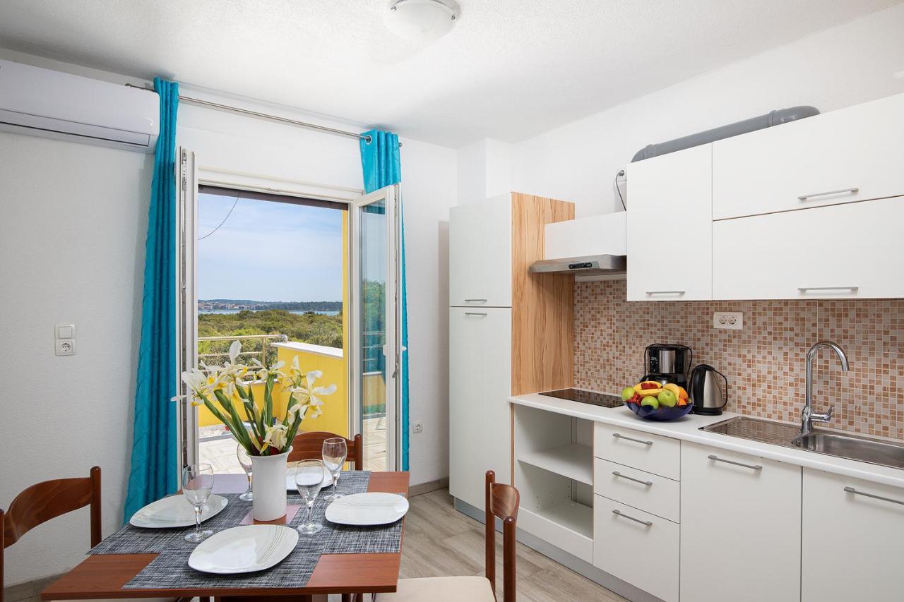 Apartmani Mirna Luka โปแมร์ ภายนอก รูปภาพ