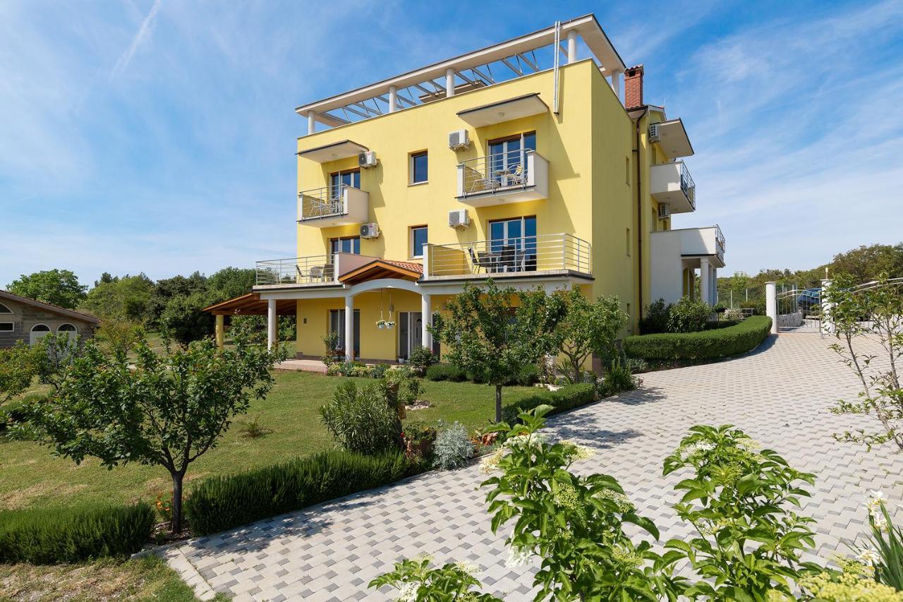 Apartmani Mirna Luka โปแมร์ ภายนอก รูปภาพ